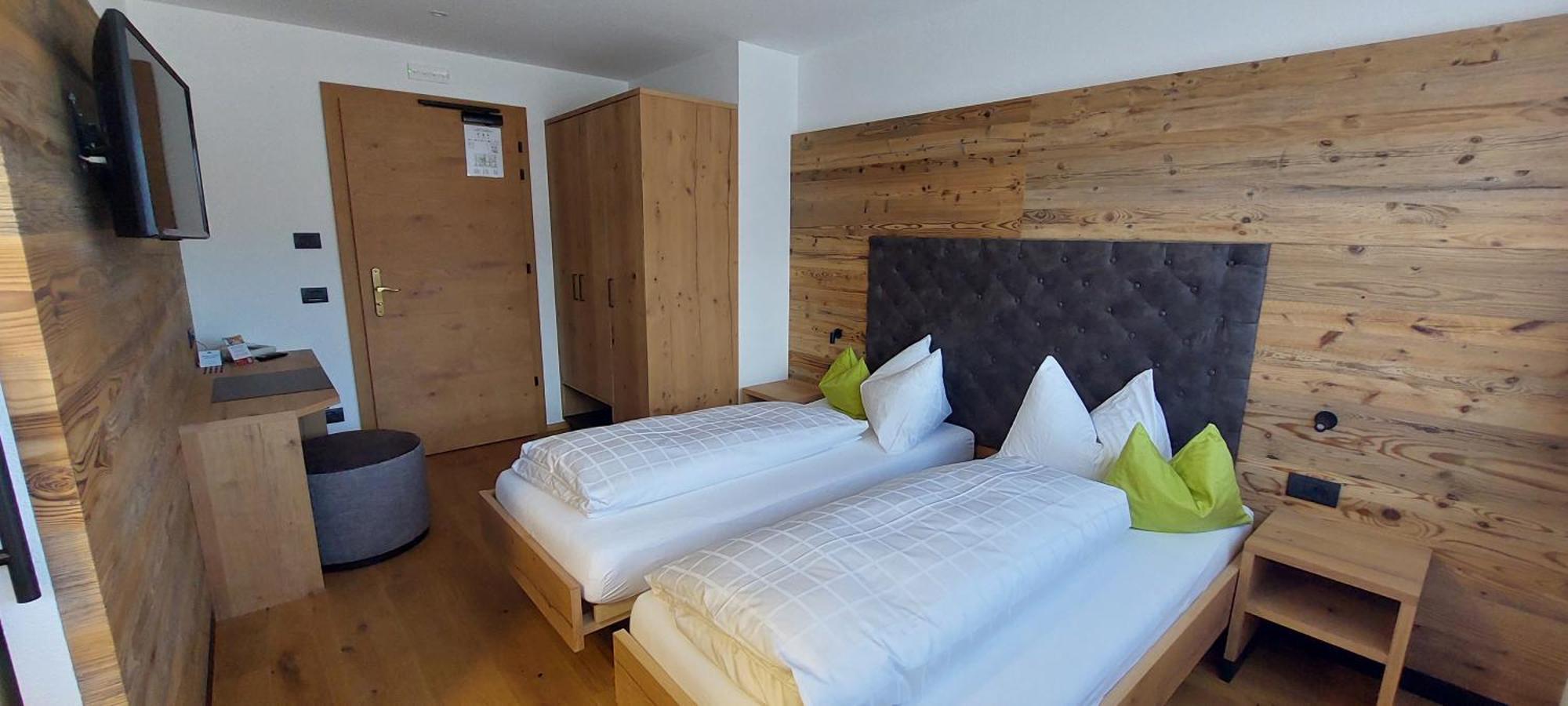 Hotel Olaga Valdaora di Sotto Bagian luar foto