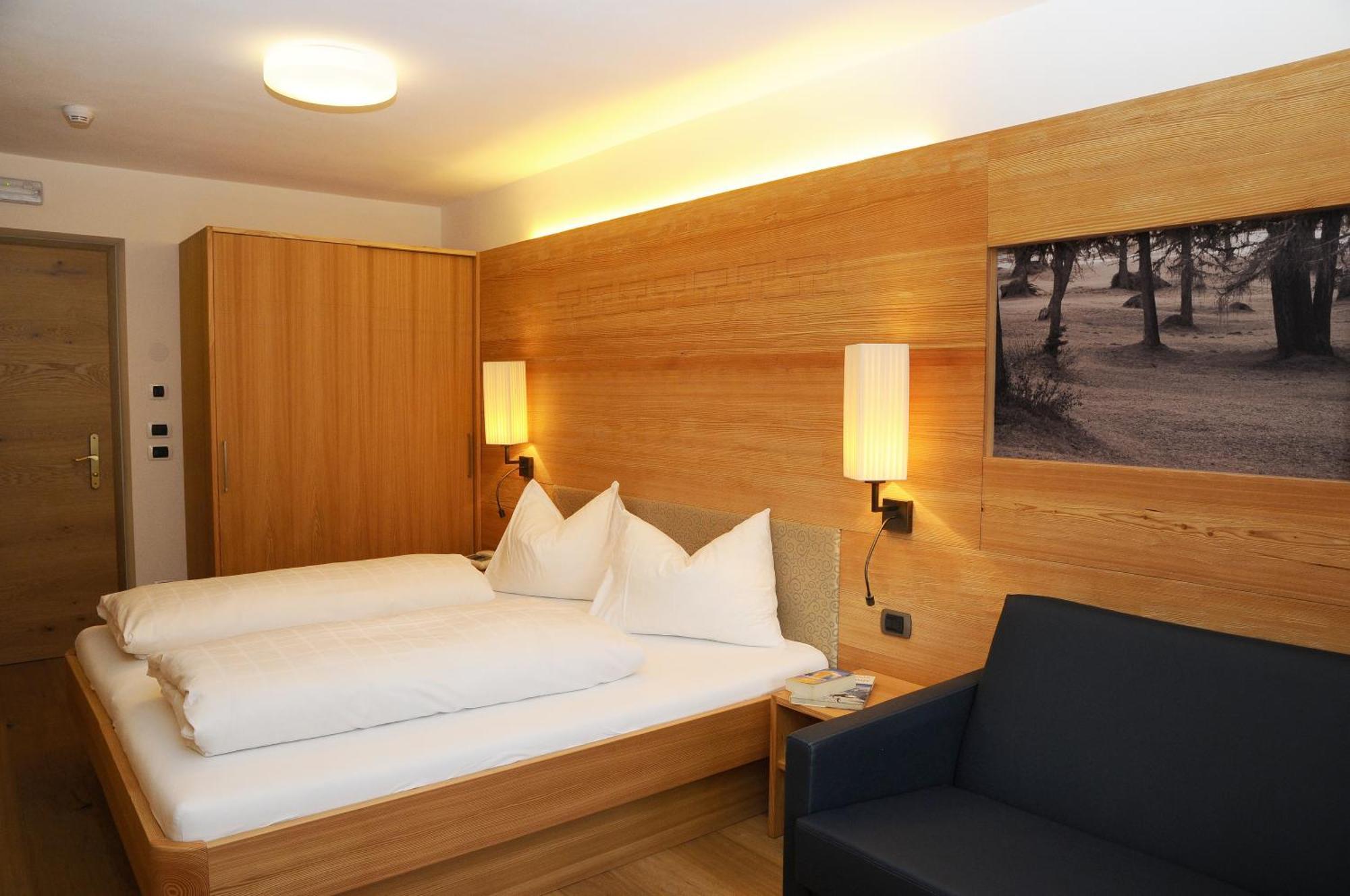 Hotel Olaga Valdaora di Sotto Bagian luar foto